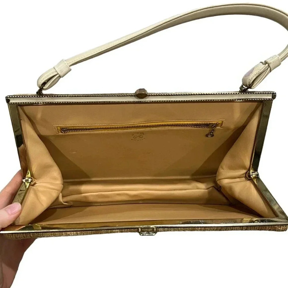 L and M Vintage Beige Carpet Handbag - Picture 6 of 7